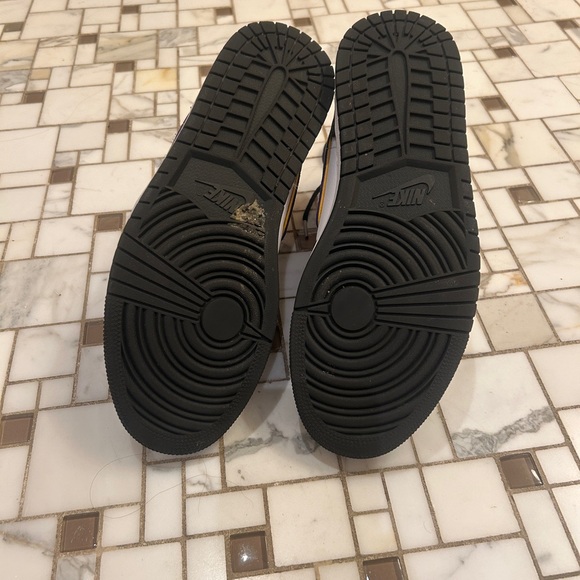 Men’s Air Jordan Nike sneakers 10.5 - Picture 3 of 6